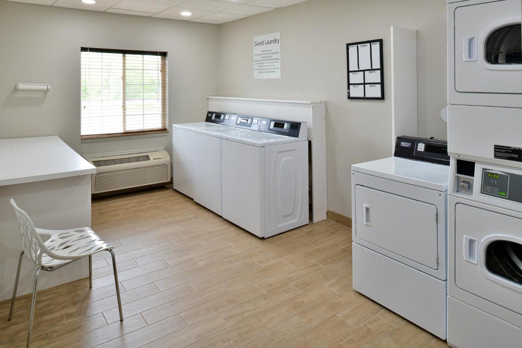 Candlewood Suites Kansas City Northeast By Ihg Eksteriør billede